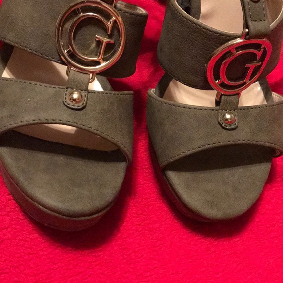 Heels - Picture 4 of 4